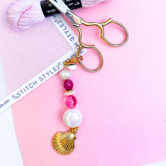 MOLLYBEADS Scissor Fob- Gold Scallop Shell, Pink with Pearl